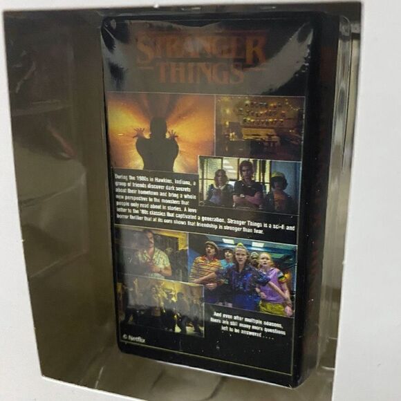 2022 Hallmark STRANGER THINGS VHS Retro Christmas Ornament Netflix Brand New - Picture 6 of 7